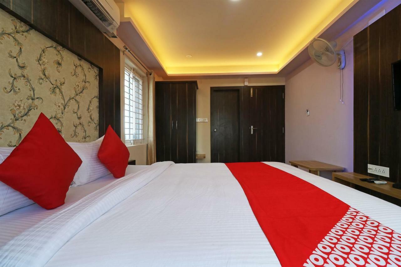 Oyo 37349 Sai Palace Hotel Chik Bānavar Zewnętrze zdjęcie