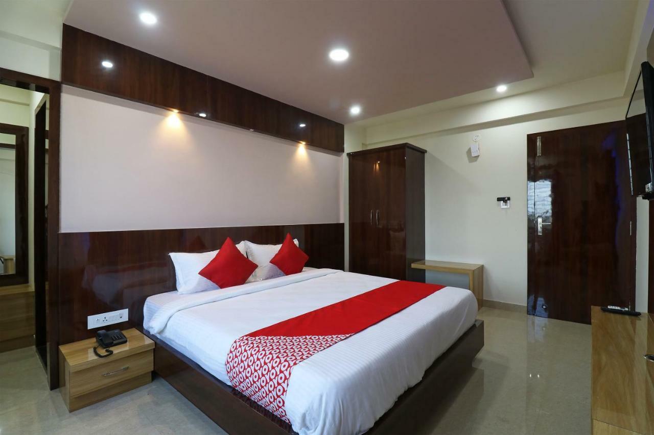 Oyo 37349 Sai Palace Hotel Chik Bānavar Zewnętrze zdjęcie