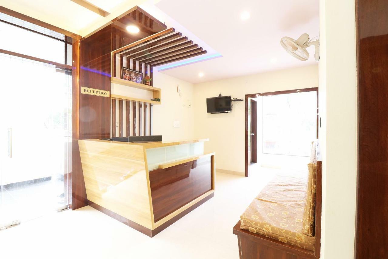 Oyo 37349 Sai Palace Hotel Chik Bānavar Zewnętrze zdjęcie