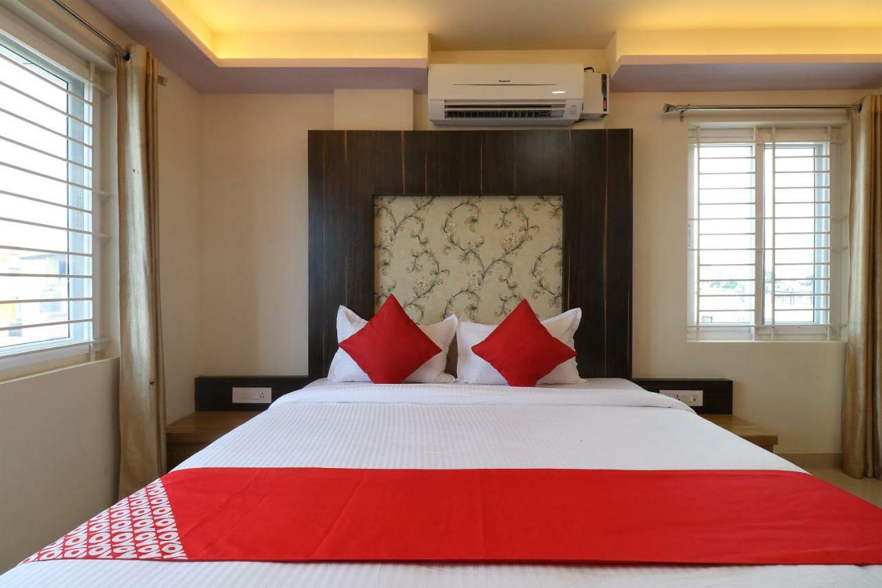 Oyo 37349 Sai Palace Hotel Chik Bānavar Zewnętrze zdjęcie