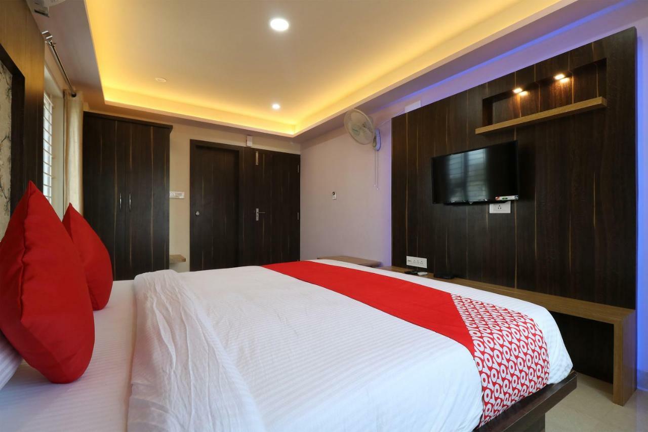Oyo 37349 Sai Palace Hotel Chik Bānavar Zewnętrze zdjęcie