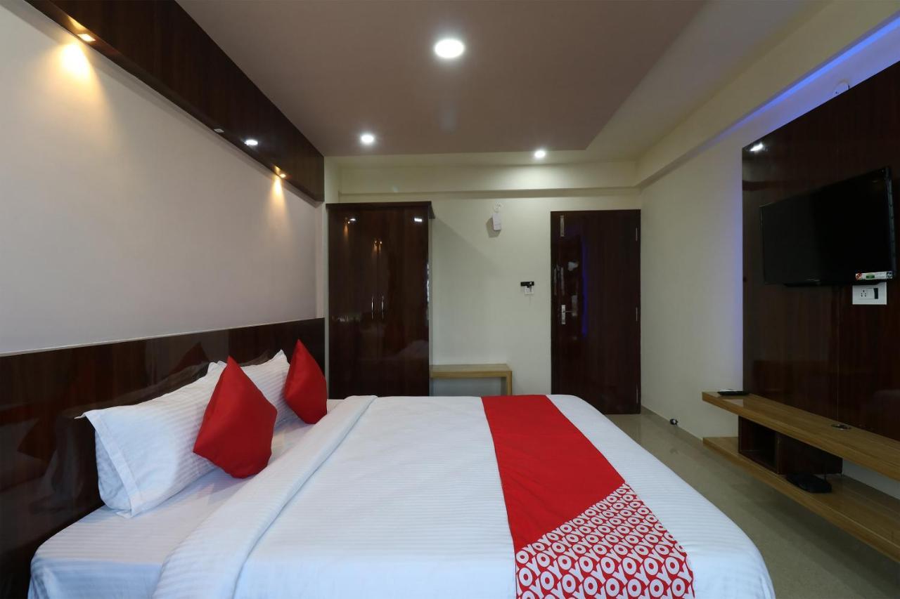 Oyo 37349 Sai Palace Hotel Chik Bānavar Zewnętrze zdjęcie
