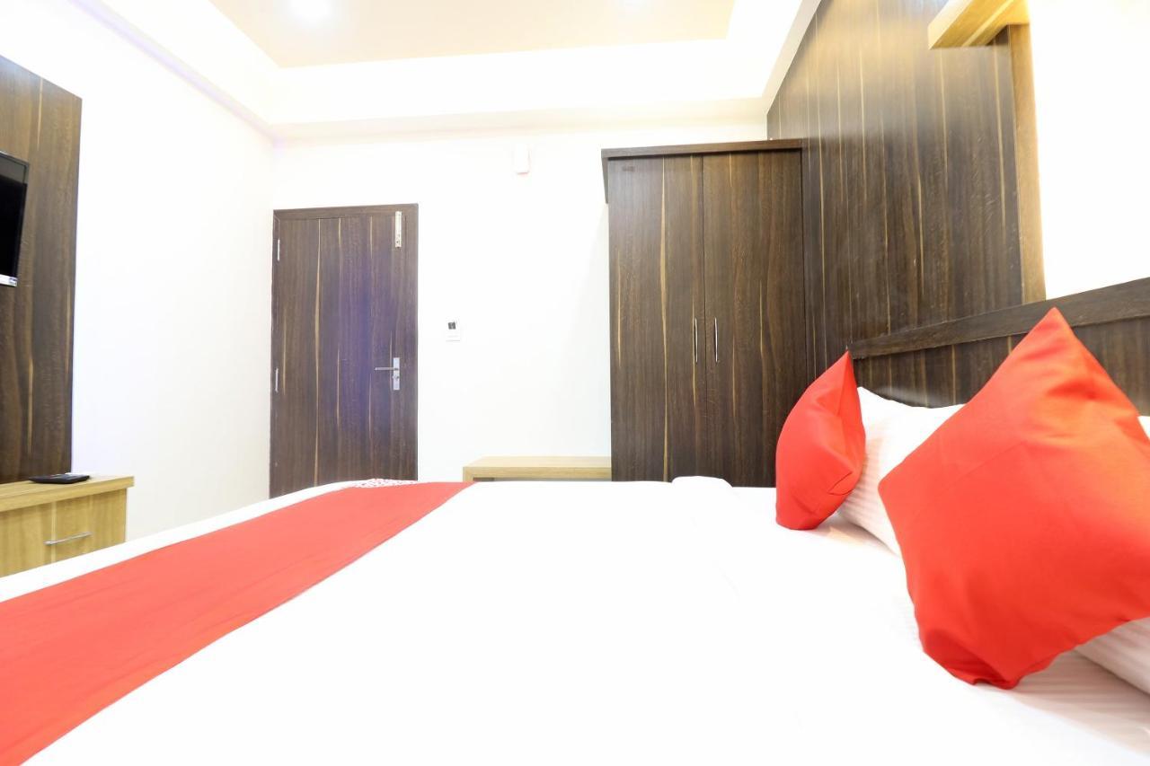Oyo 37349 Sai Palace Hotel Chik Bānavar Zewnętrze zdjęcie