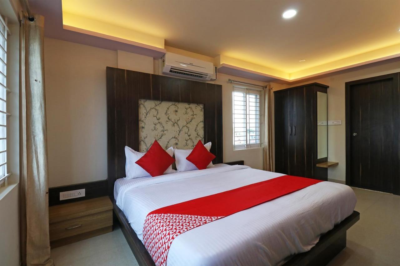 Oyo 37349 Sai Palace Hotel Chik Bānavar Zewnętrze zdjęcie